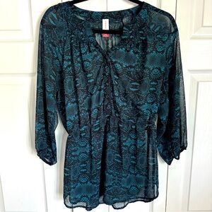 No Boundaries Blue Black Sheer Smocked Snakeskin Print Womens Tunic Size 11-13